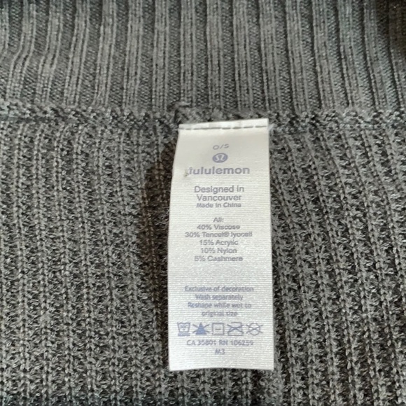 Lululemon Forward Flow Cape in Dark Olive - Picture 6 of 7